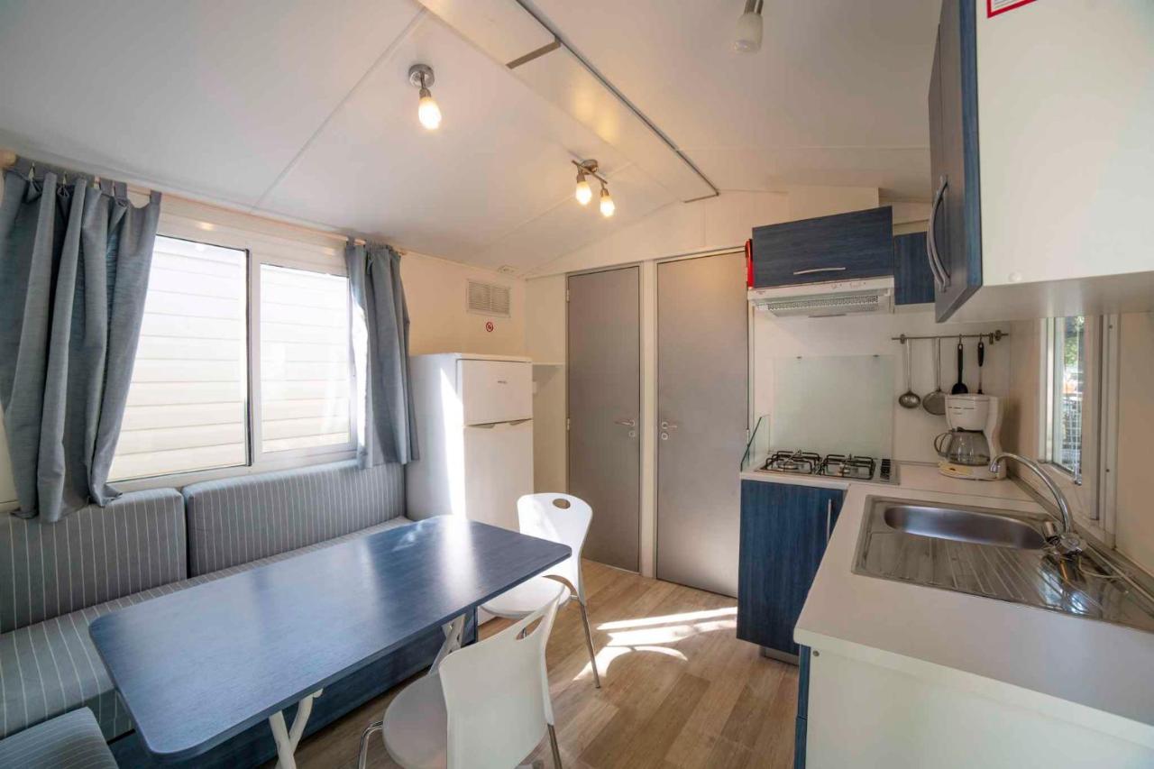 Mobilehomes In Pieve Vecchia - Norditalienische Seen 22044 Manerba del Garda Exteriör bild
