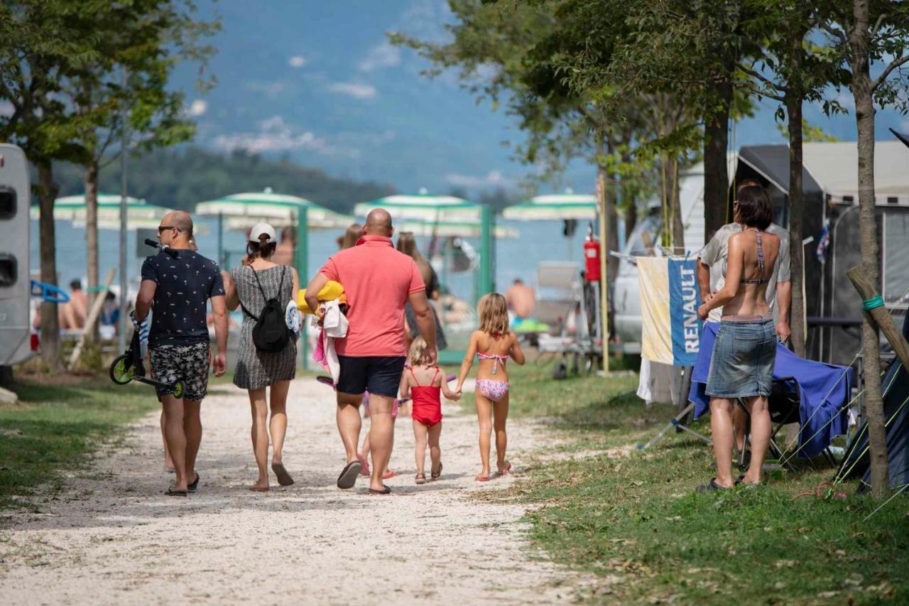 Mobilehomes In Pieve Vecchia - Norditalienische Seen 22044 Manerba del Garda Exteriör bild